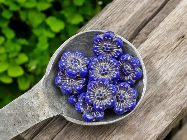 *12* 14mm Platinum Washed Royal Blue Wildflower Beads