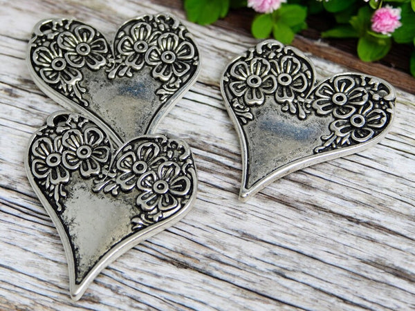 *10* 28x26mm Antique Silver Floral Heart Pendant