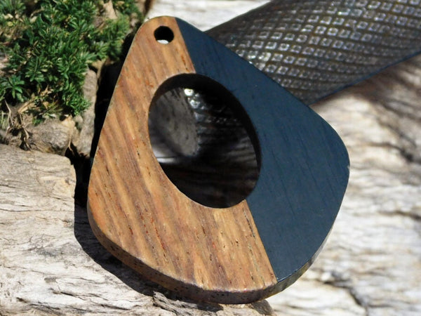 33x28mm Wood Resin Teardrop Pendant (Black)