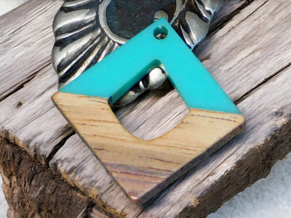 20mm Wood Resin Diagonal Square Pendant (Turquoise)