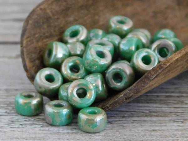 20g Green Turquoise Rembrandt 2/0 Matubo Beads