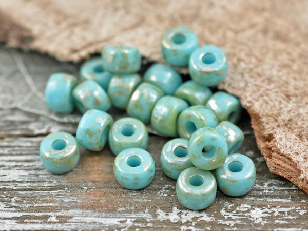 20g Blue Turquoise Rembrandt 2/0 Matubo Beads