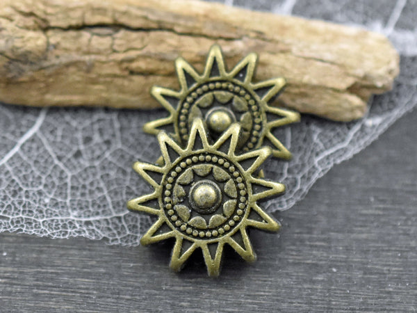 *4* 17mm Antique Bronze Sun Beads