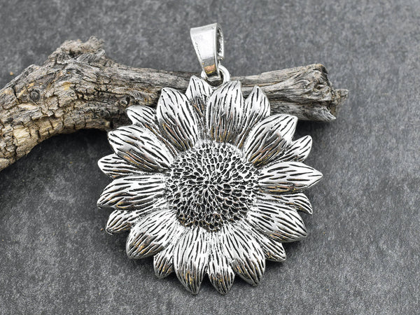 70x57mm Antique Silver Sunflower Pendant