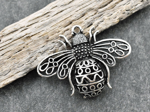 51x39mm Antique Silver Bee Pendant