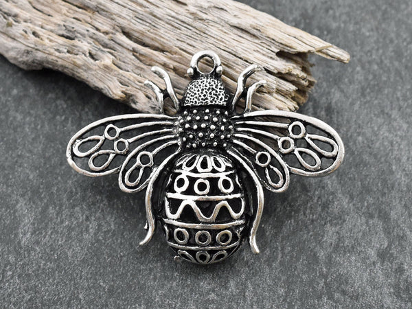 51x39mm Antique Silver Bee Pendant