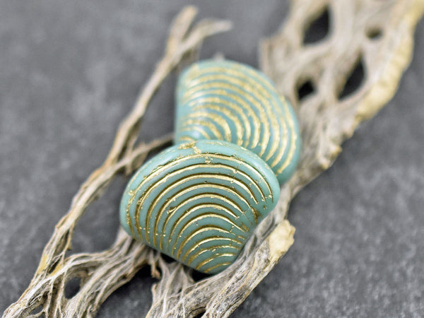 Picasso Beads - Czech Glass Beads - Sea Shell Beads - Scallop Shell Beads - 15x18mm - 8pcs - (1942)