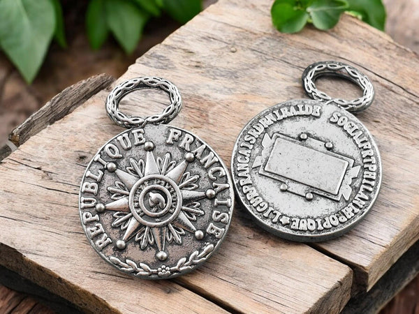 *5* 33x25mm Antique Silver FRANCAISE Compass Pendants