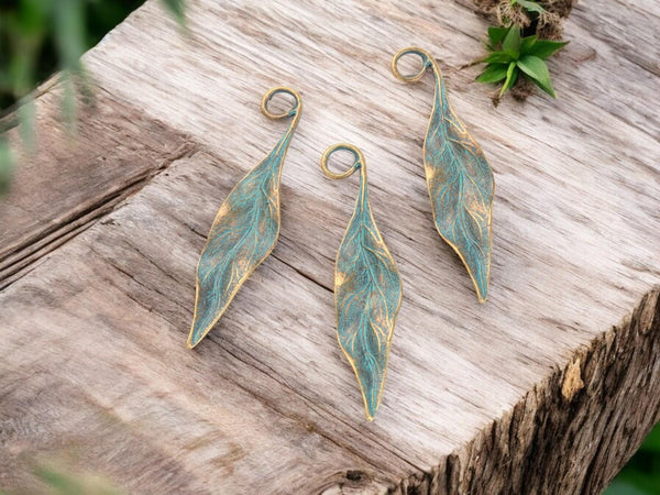 Leaf Pendant - Bronze Pendant - Patina Pendant - Metal Pendant - 1pcs - 75x16mm - (A527)