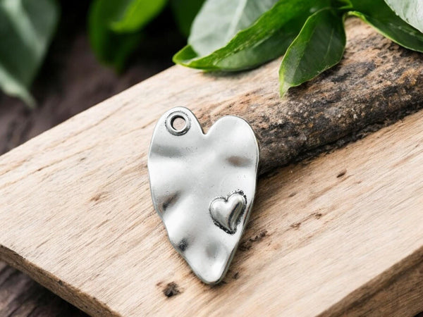 *5* 38x24mm Antique Silver Hammered Heart Pendants