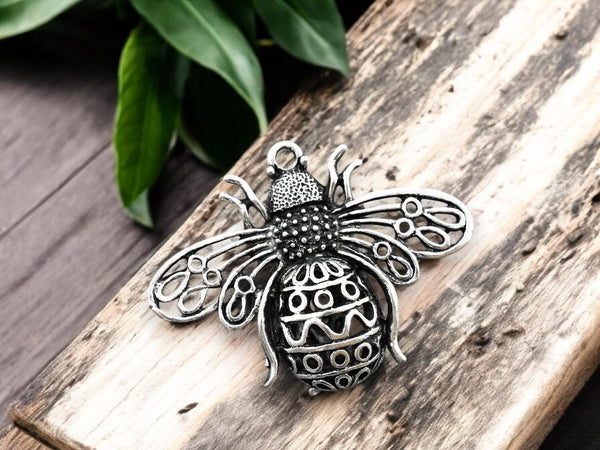 51x39mm Antique Silver Bee Pendant