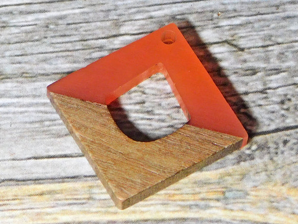 20mm Wood Resin Diagonal Square Pendant (Orange)